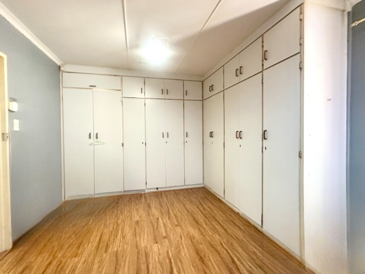 4 Bedroom Property for Sale in Bergzicht Western Cape